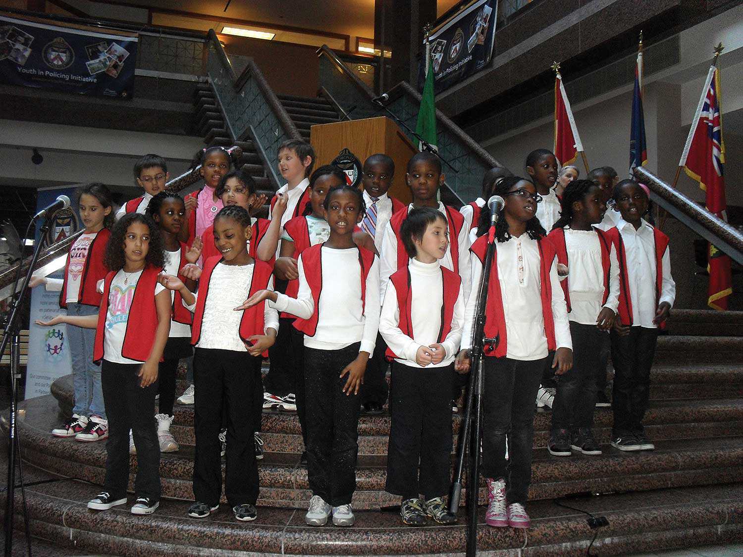 Students of Toronto’s École élémentaire catholique Saint-Jean-de-Lalande, celebrating International Francophonie Day on March 23, 2012. (Source: Journal Canora, Toronto)