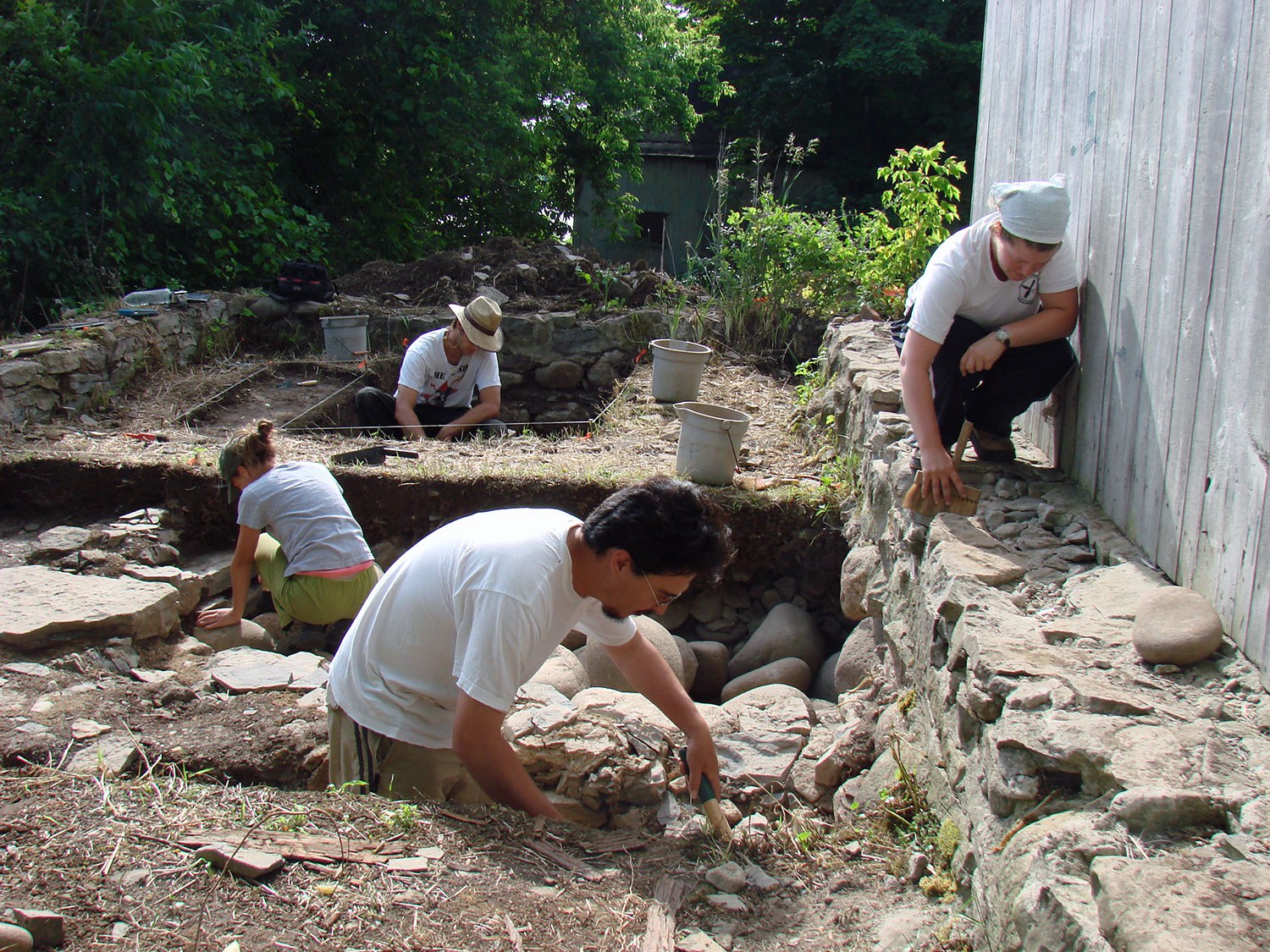 2007 excavations uncovered Macdonell’s icehouse and smokehouse