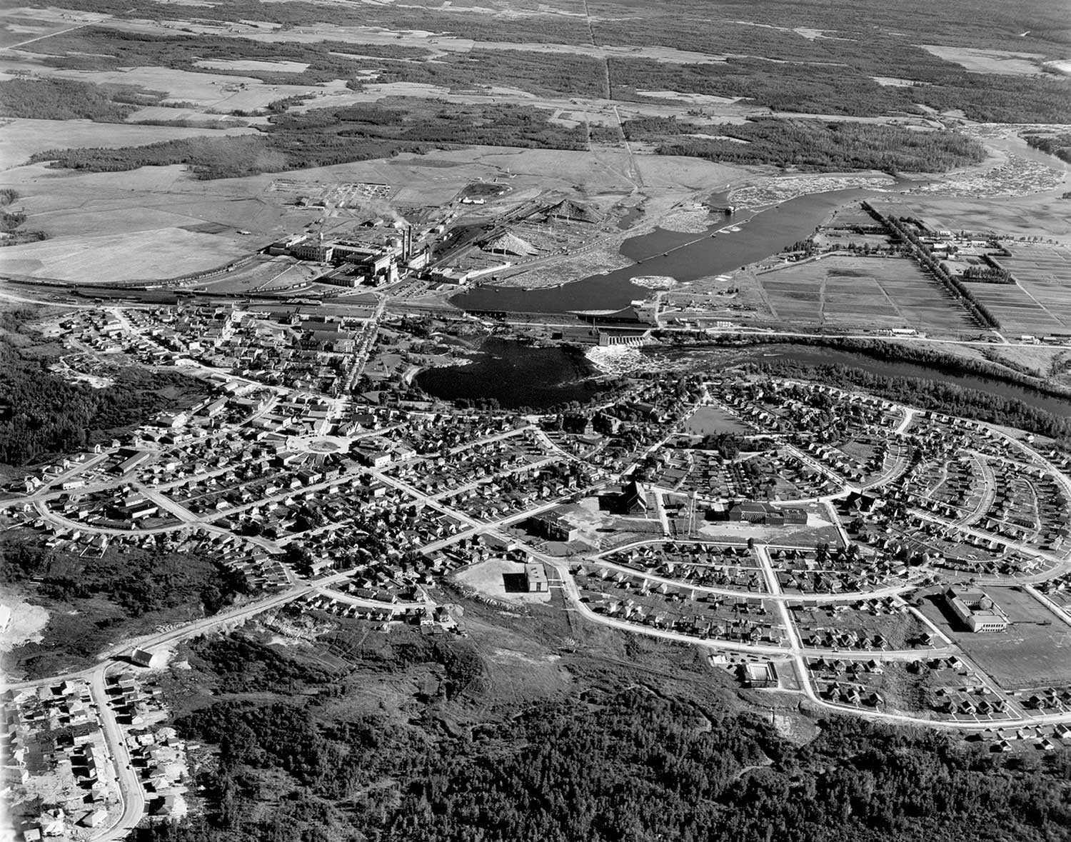 A 1930s view of the town site taken from the north, looking towards the mill (Photo courtesy of The Ron Morel Memorial Museum, Kapuskasing)